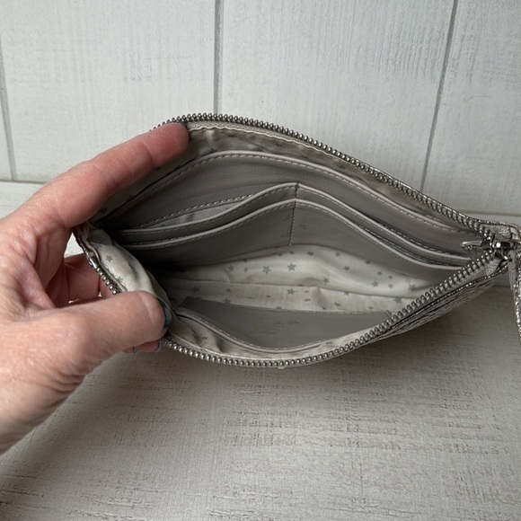 Stella & Dot Quilted Silver Wrist Clutch - Picture 4 of 12